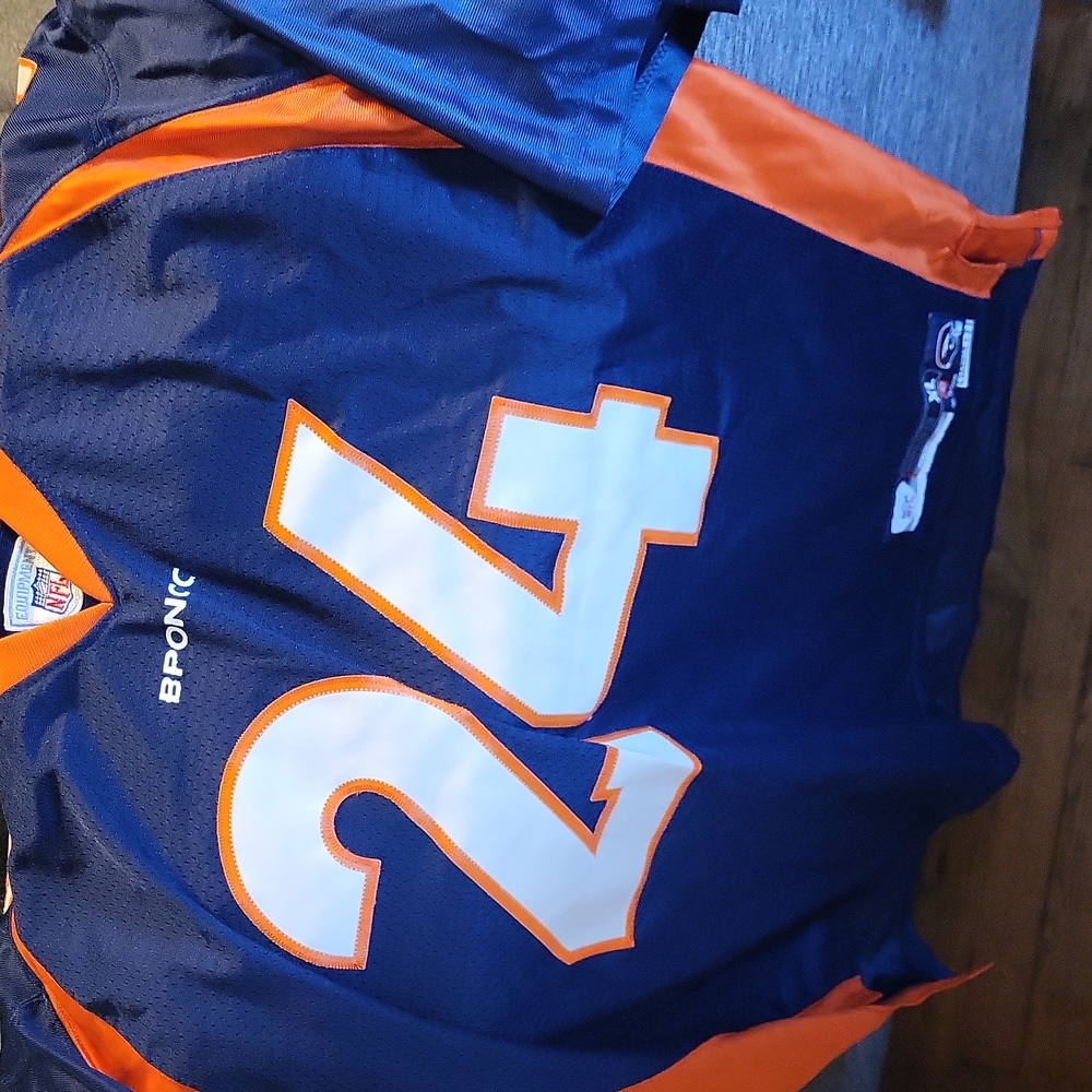 Broncos jersey bundle - Picture 3 of 4